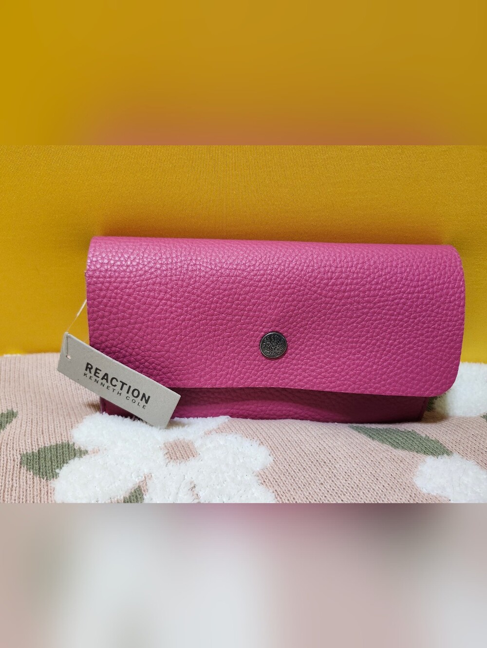 NEW Kenneth Cole Reaction Pink Pebbled Faux Leather Snap Wallet